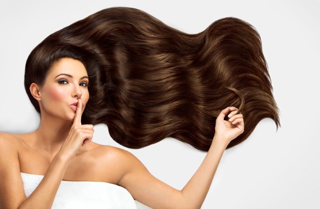 ¿Notas que se te cae más el cabello? Esto es lo que debes saber